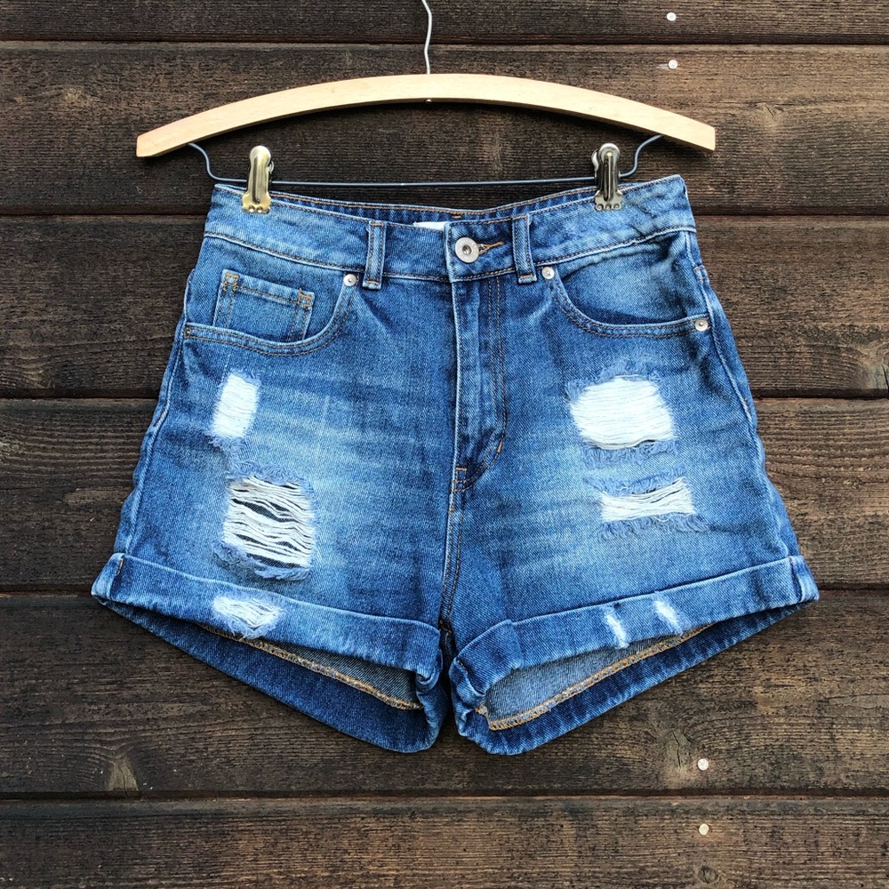 Bullhead Denim Co. high rise mom jean shorts size3